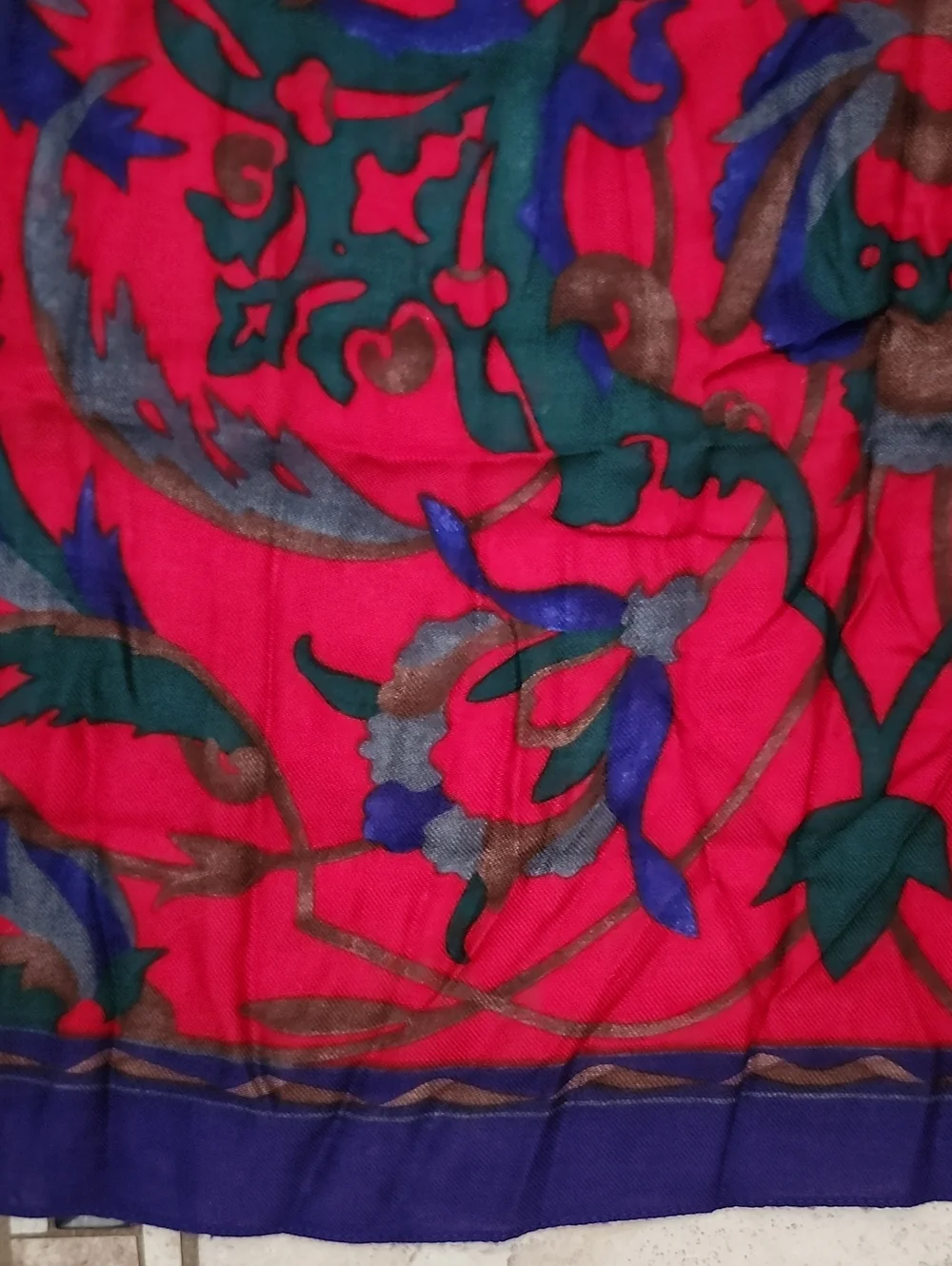 Vtg Made In Italy Vibrant Red Floral Silk-Feel Scarf Purple Border 33x33